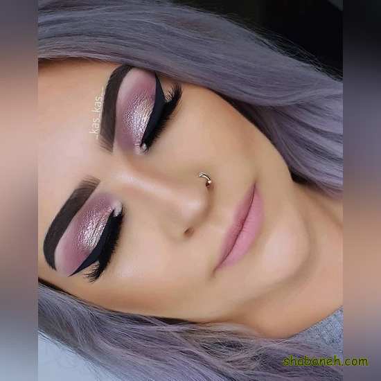 خط چشم دخترانه گربه ای