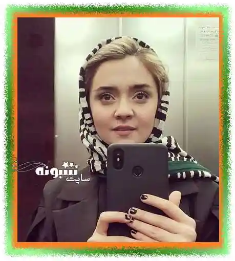 سلفی مهتاب اکبری
