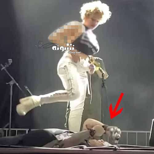 فیلم ادرار کردن سوفیا اوریستا خواننده آمریکایی روی هوادارانش در کنسرت