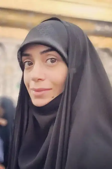 بیوگرافی تمام بازیگران سریال بزم آخر با نقش +عکس و دانلود