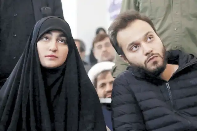 مدل گوشی زینب سلیمانی چیست +عکس و قیمت و واکنش ها