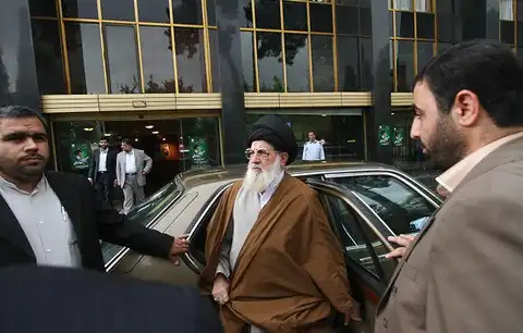 بیوگرافی آیت الله سید محمد خامنه ای و همسرش (برادر بزرگ رهبر انقلاب) +عکس