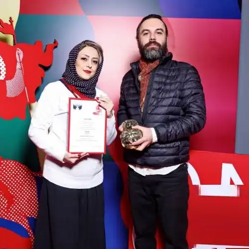 فیلم کامل عذرخواهی نوشین معراجی برای بچه زاییدن بدون صیغه +توضیحات