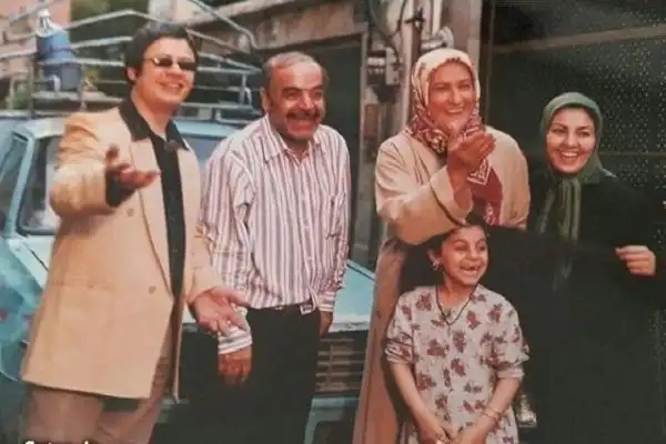 زمان بازپخش و تکرار سریال خانه به دوش از شبکه تماشا
