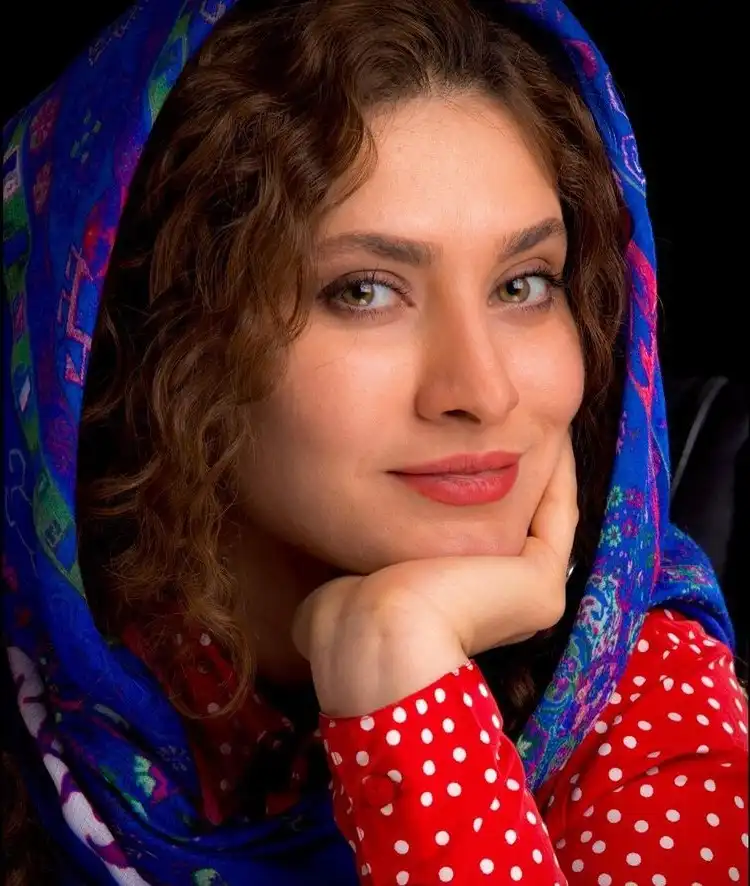 بیوگرافی ساناز سعیدی بازیگر و خانواده اش + عکس و اینستاگرام