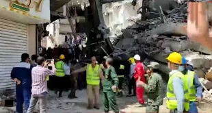 فیلم وحشتناک لحظه بیرون آوردن جسد از "حادثه آوار متروپل آبادان" (18+)