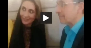 فیلم کامل سلفی دختر جوان با احمدی نژاد و حرکت عجیب او