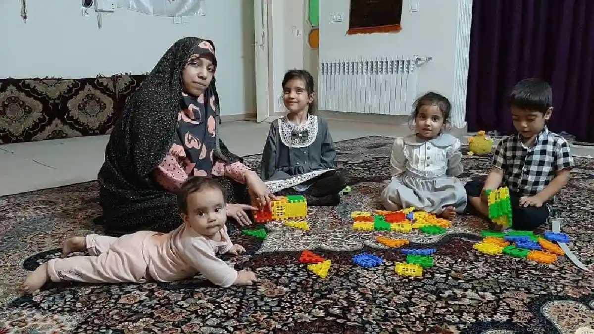 جوانترین مادر دهه هشتادی با ۴ فرزند