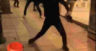 فیلم کامل درگیری چند جوان و نوجوان در یاسوج و شکستن دندان ها