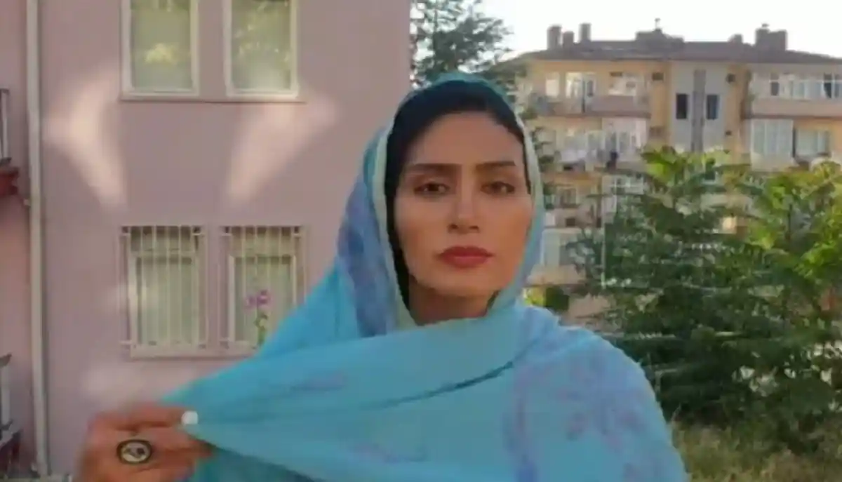 فیلم / کشف حجاب نیوشا مدبر (بازیگر سریال کیمیا و آمین) در شبکه من و تو 
