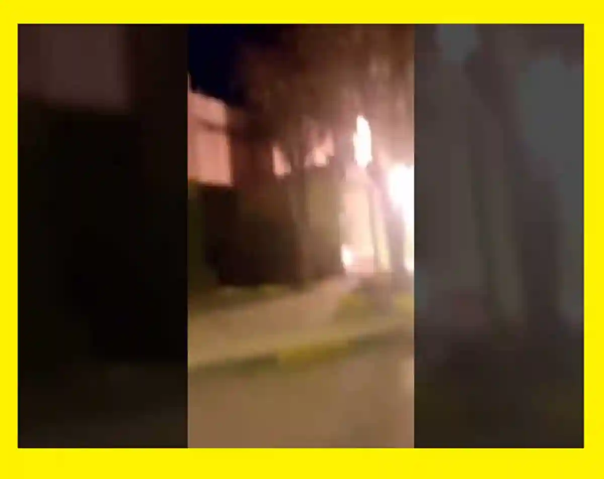آتش زدن دفتر امام جمعه فولادشهر توسط اغتشاشگران