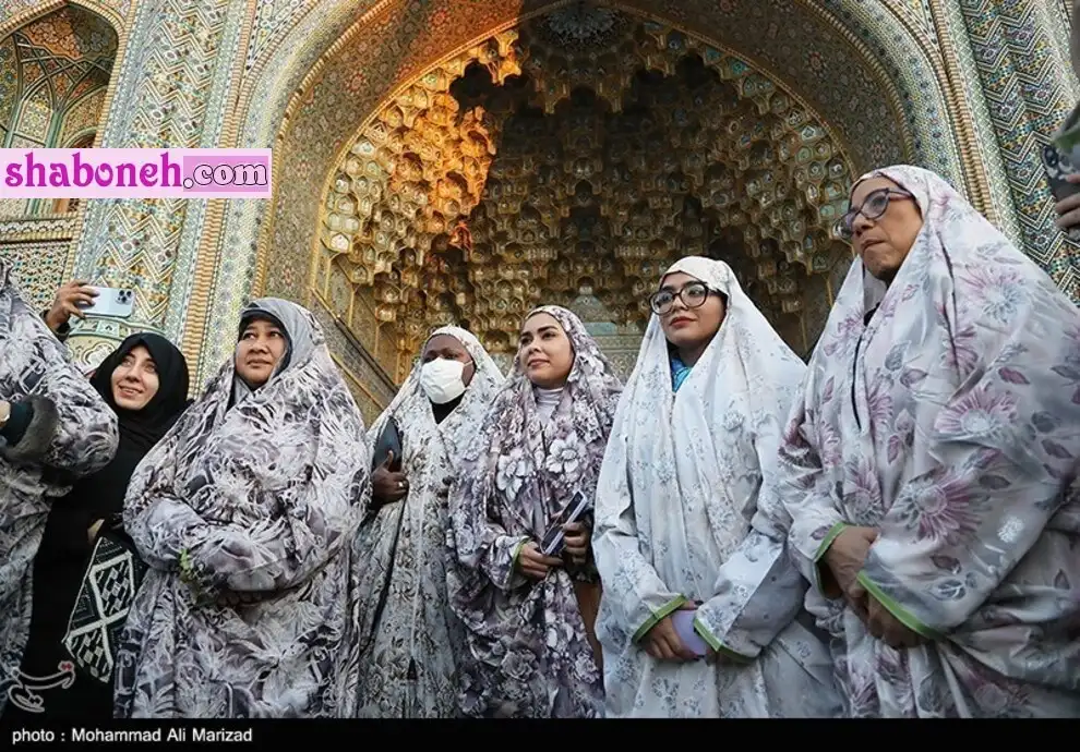 عکس های خاص از زنان خارجی کنگره بین المللی بانوان تاثیرگذار در قم حرم حضرت معصومه
