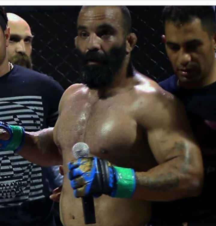 اکبر آزادی فر کیست و چرا به او چریکی میگویند؟ از mma تا زندان +عکس و جزئیات