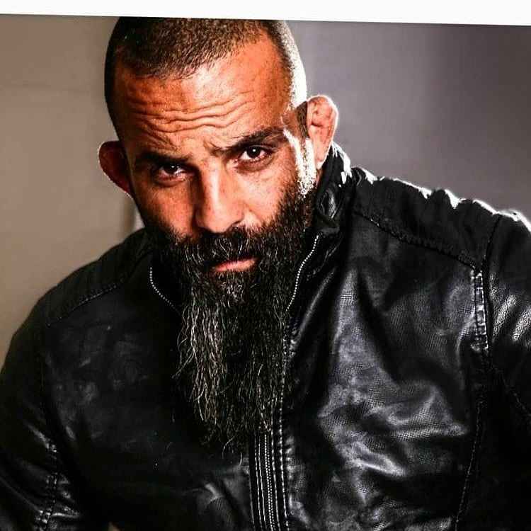 اکبر آزادی فر کیست و چرا به او چریکی میگویند؟ از mma تا زندان +عکس و جزئیات