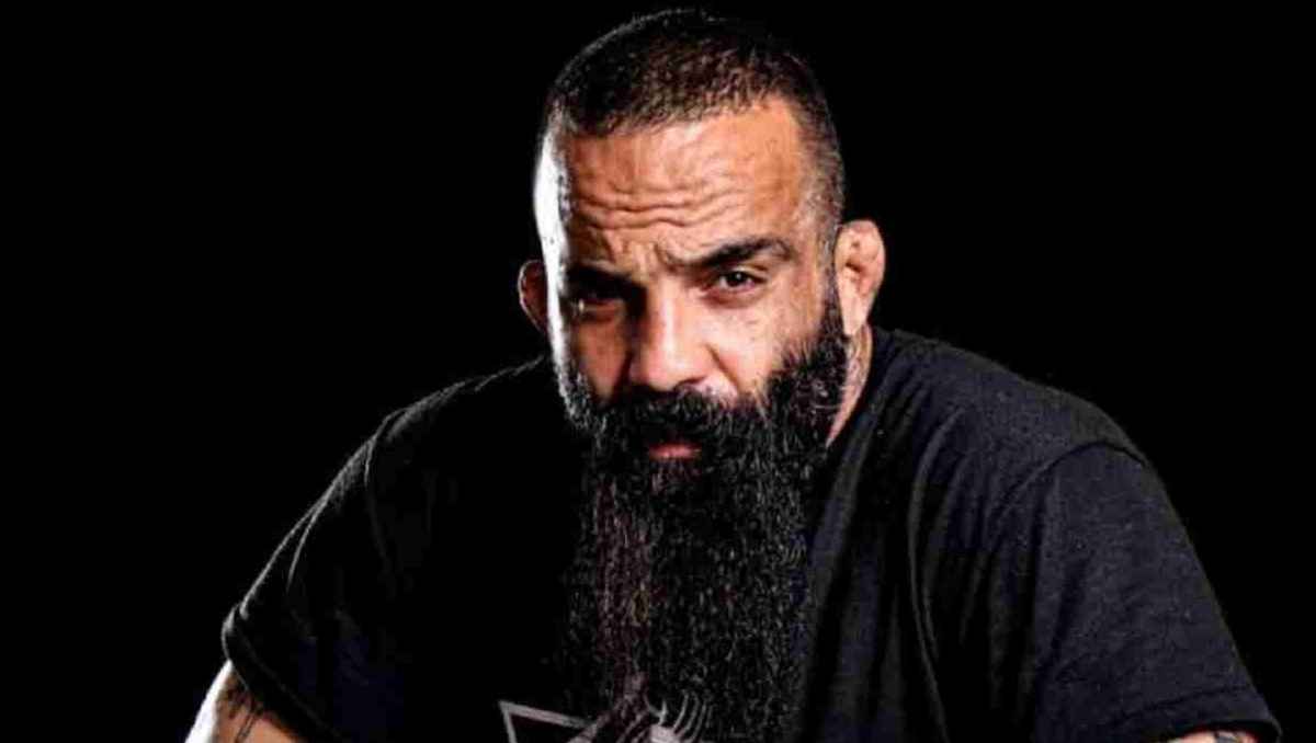 پیشنهاد سازمان های اروپایی به اکبر چریکی برای مبارزه مرگبار در قفس با قرادادهای طولانی