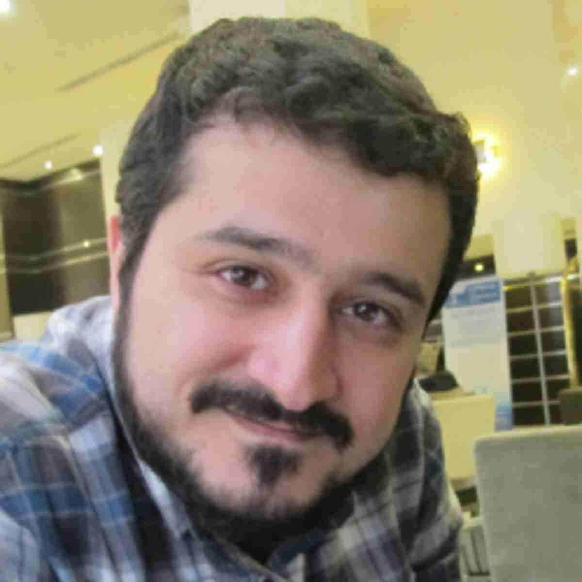 بیوگرافی سید علی پورطباطبایی سردبیر قم نیوز کیست +عکس و سوابق