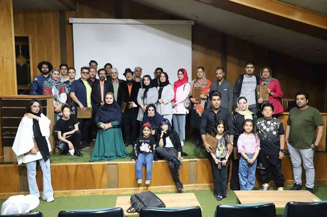 اکران فیلم های کوتاه ۱۲۰ ثانیه و کارت دعوت در تالار حافظ شیراز