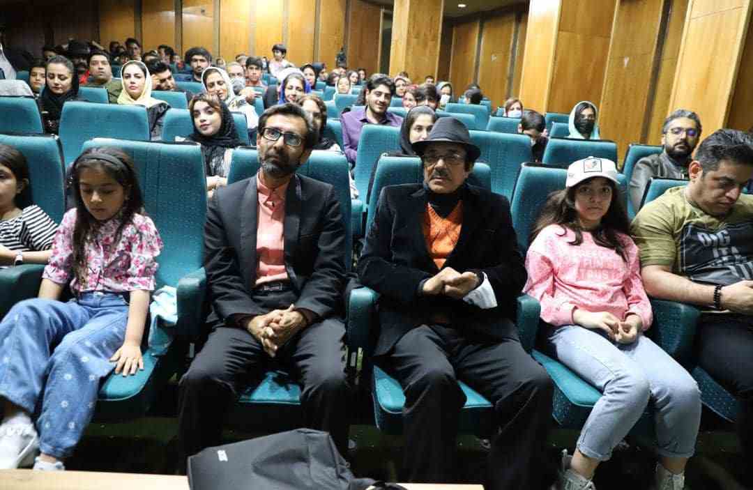 اکران فیلم های کوتاه ۱۲۰ ثانیه و کارت دعوت در تالار حافظ شیراز «اداره فرهنگ و ارشاد اسلامی»