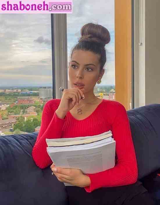 بیوگرافی سارا دوک معلم زبان فوتبالیست ها + اینستاگرام و سوابق