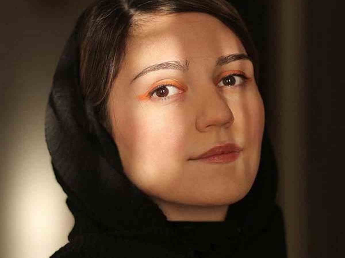 بیوگرافی مونا احمدی بازیگر و همسرش + سوابق و حواشی و عکس