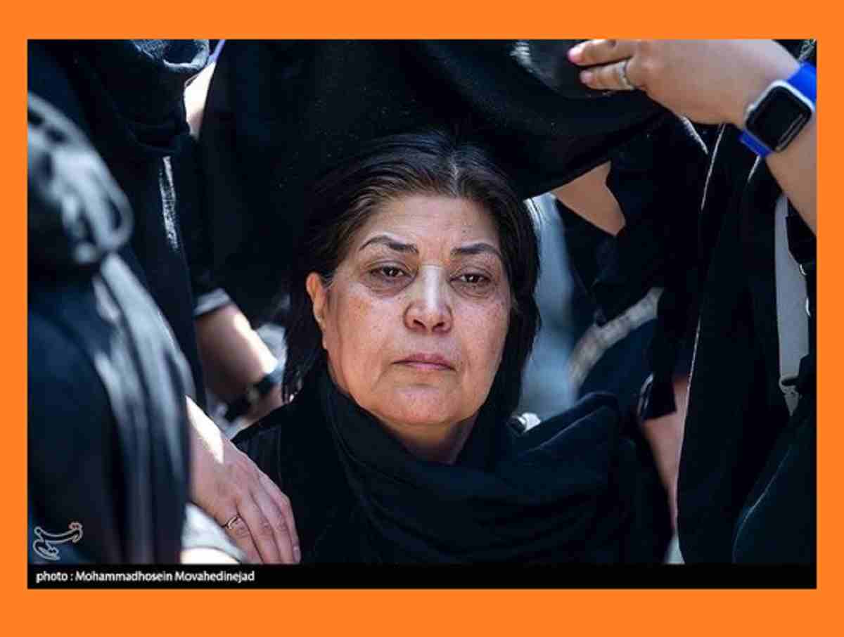 فیلم کامل مراسم تشییع جنازه و خاکسپاری کیومرث پوراحمد با حضور هنرمندان 
