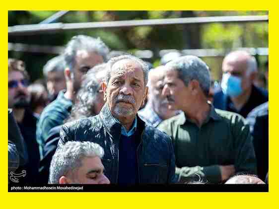 فیلم کامل مراسم تشییع جنازه و خاکسپاری کیومرث پوراحمد با حضور هنرمندان 