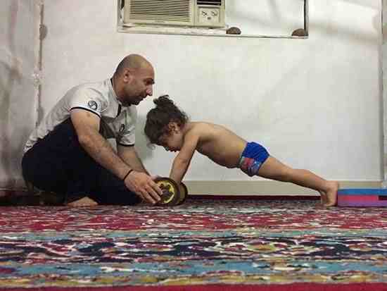 پدر و مادر آرات حسینی کیست و کجاست بیوگرافی محمد حسینی و حواشی