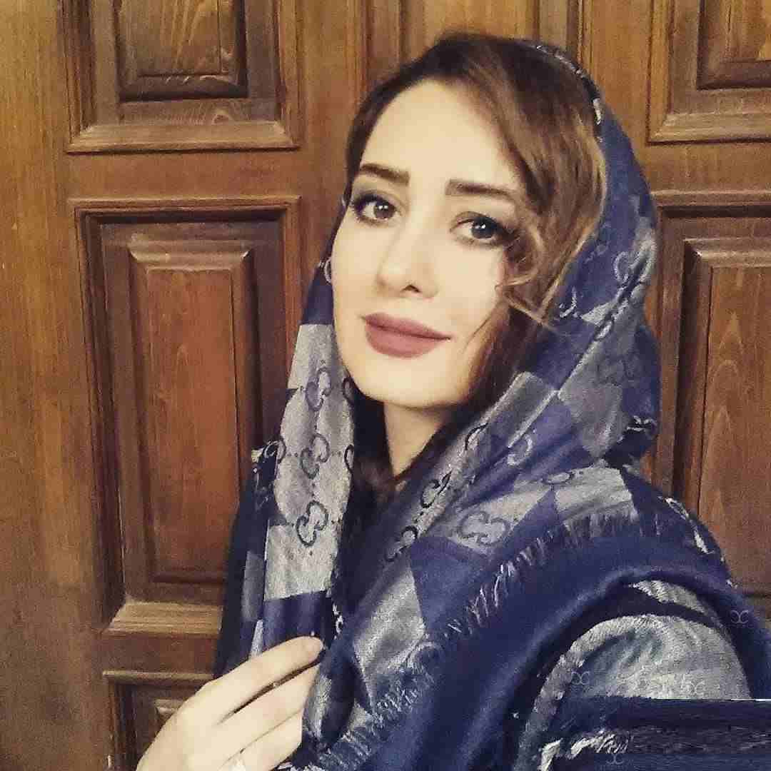 بیوگرافی گلناز خالصی بازیگر و همسرش +عکس و سوابق و اینستاگرام