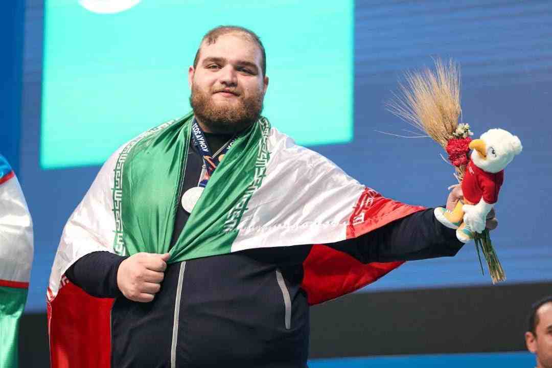 بیوگرافی آیت شریفی وزنه بردار و همسرش + عکس های جدید و افتخارات