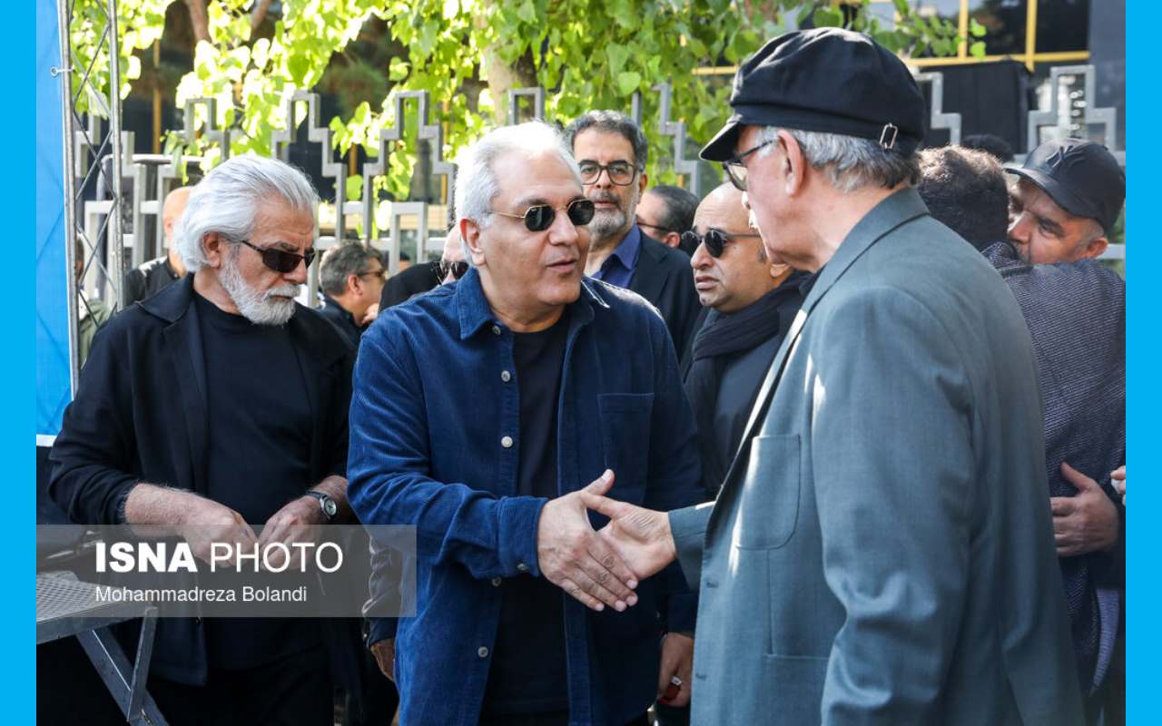 تیپ مهران مدیری در مراسم تشییع و خاکسپاری داریوش مهرجویی +عکس و تصاویر