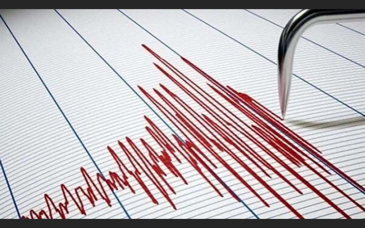 فیلم لحظه زلزله خانه زنیان شیراز امروز جمعه 28 مهر