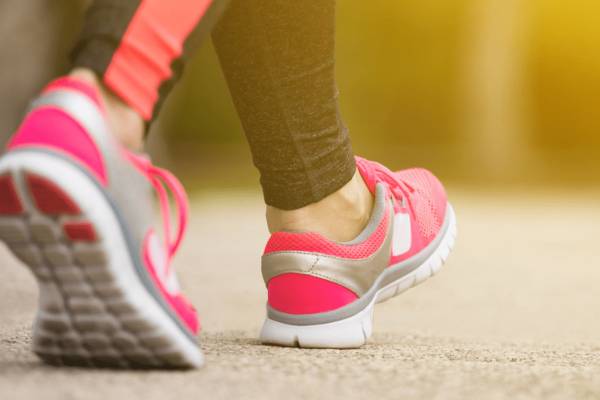 مراقبت از کفش طبی زنانه