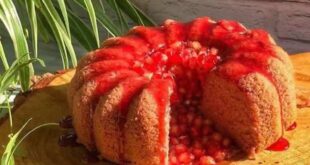 طرز تهیه کیک شب یلدا بدون فر با انار +فیلم آموزش تصویری