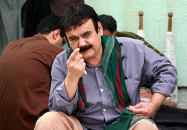 بیوگرافی بازیگران فیلم افراطی ها با نقش +دانلود و عکس