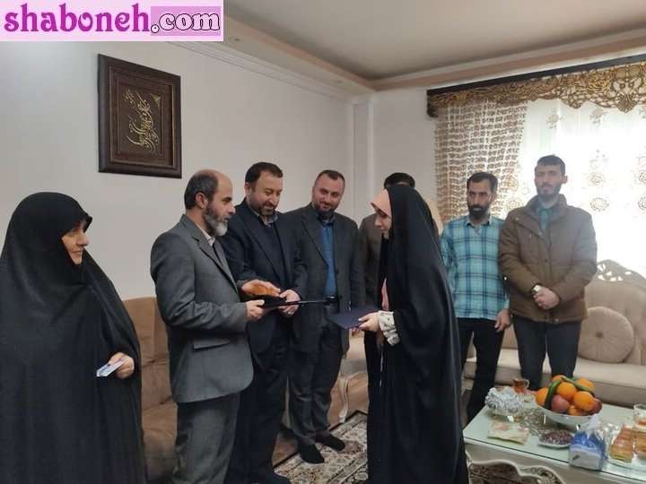بیوگرافی مهنا قنبری حافظ قرآن برنامه محفل +عکس و مصاحبه