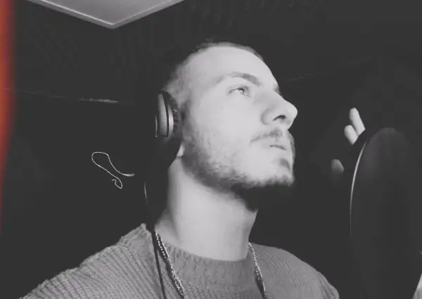 بیوگرافی عرشیا تهرانی خواننده