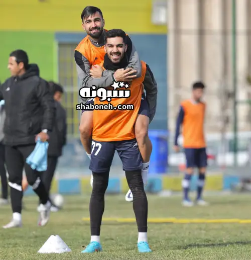 بیوگرافی محمدجواد آزاده فوتبالیست و همسرش + حواشی و عکس