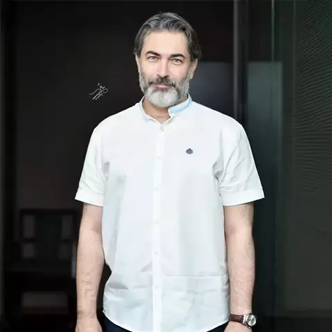 بیوگرافی پارسا پیروزفر بازیگر سریال در انتهای شب
