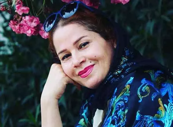 بیوگرافی ساقی زینتی در نقش زن علی جان