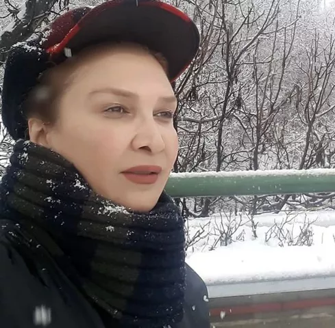 بیوگرافی مینا نوروزی بازیگران سریال حصیر سرد با نقش +داستان و عکس