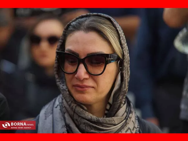 گریه های نگاه و نگار راد در تشییع پدرش سعید راد