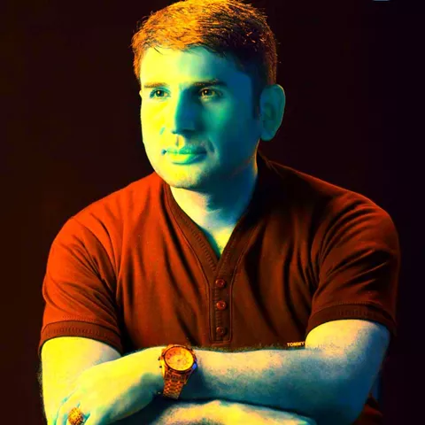 خالق دلنوشته های ناب زندگانی  رحمان شاهسواری کینگ نویسنده وخواننده ایرانی