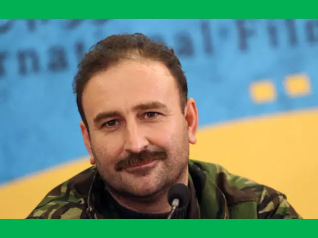 بیوگرافی مهران احمدی بازیگر نقش کاک شوان بازیگران فیلم غریب (سینمایی) +بیوگرافی و دانلود فیلم غریب 